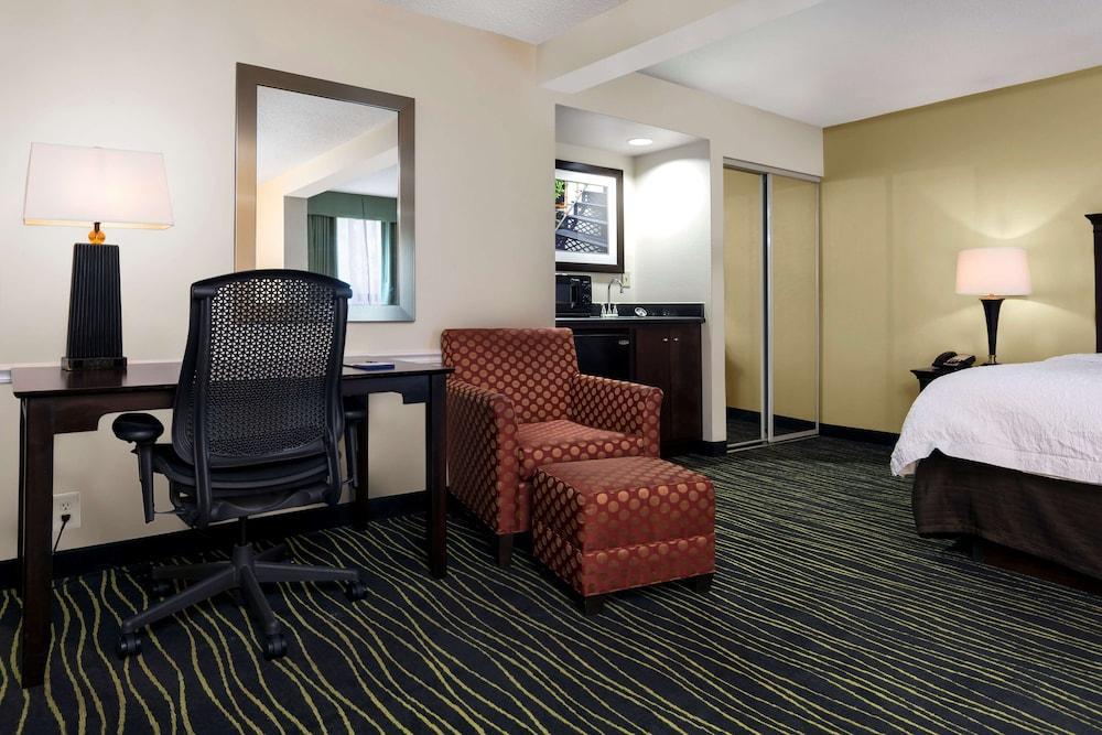 Hampton Inn Columbia I-26/Harbison Blvd Exterior photo