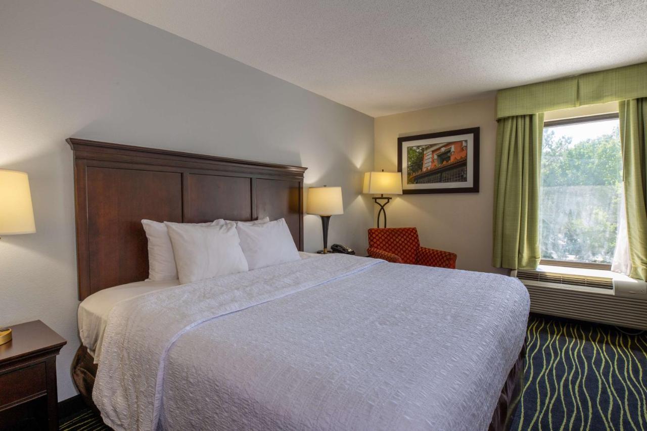 Hampton Inn Columbia I-26/Harbison Blvd Exterior photo